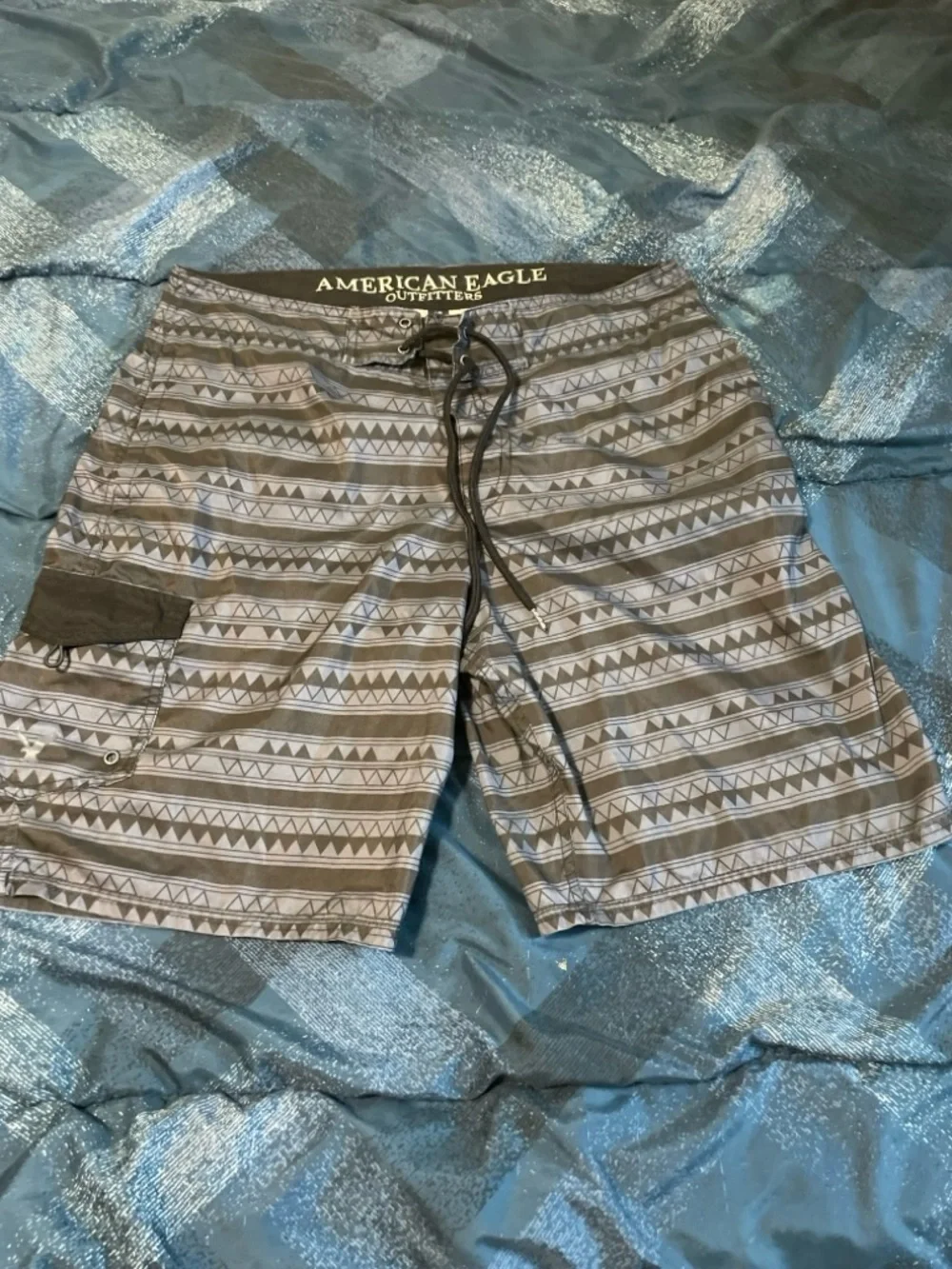 American Eagle Outfitters Men’s Gray Patterned Swim Board Shorts